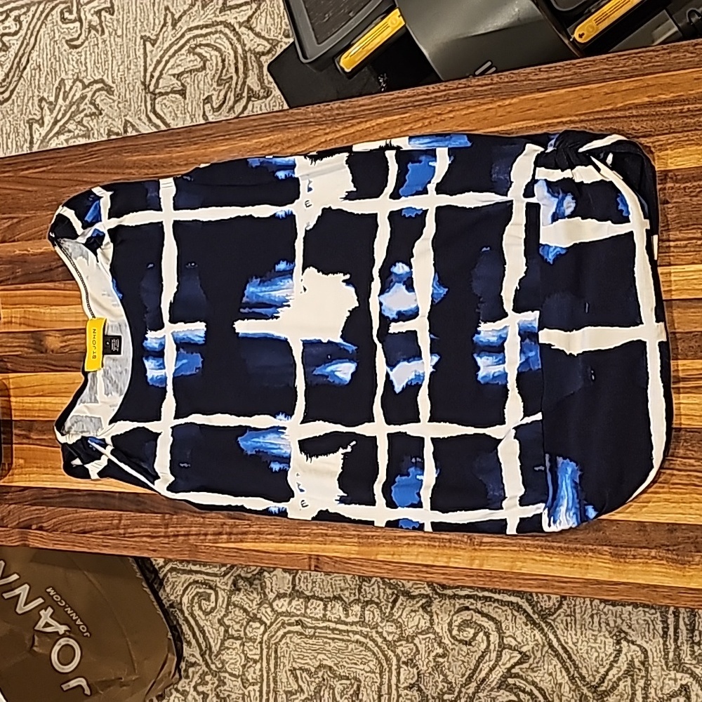 Super soft St. John tank shirt twist and gather details P
